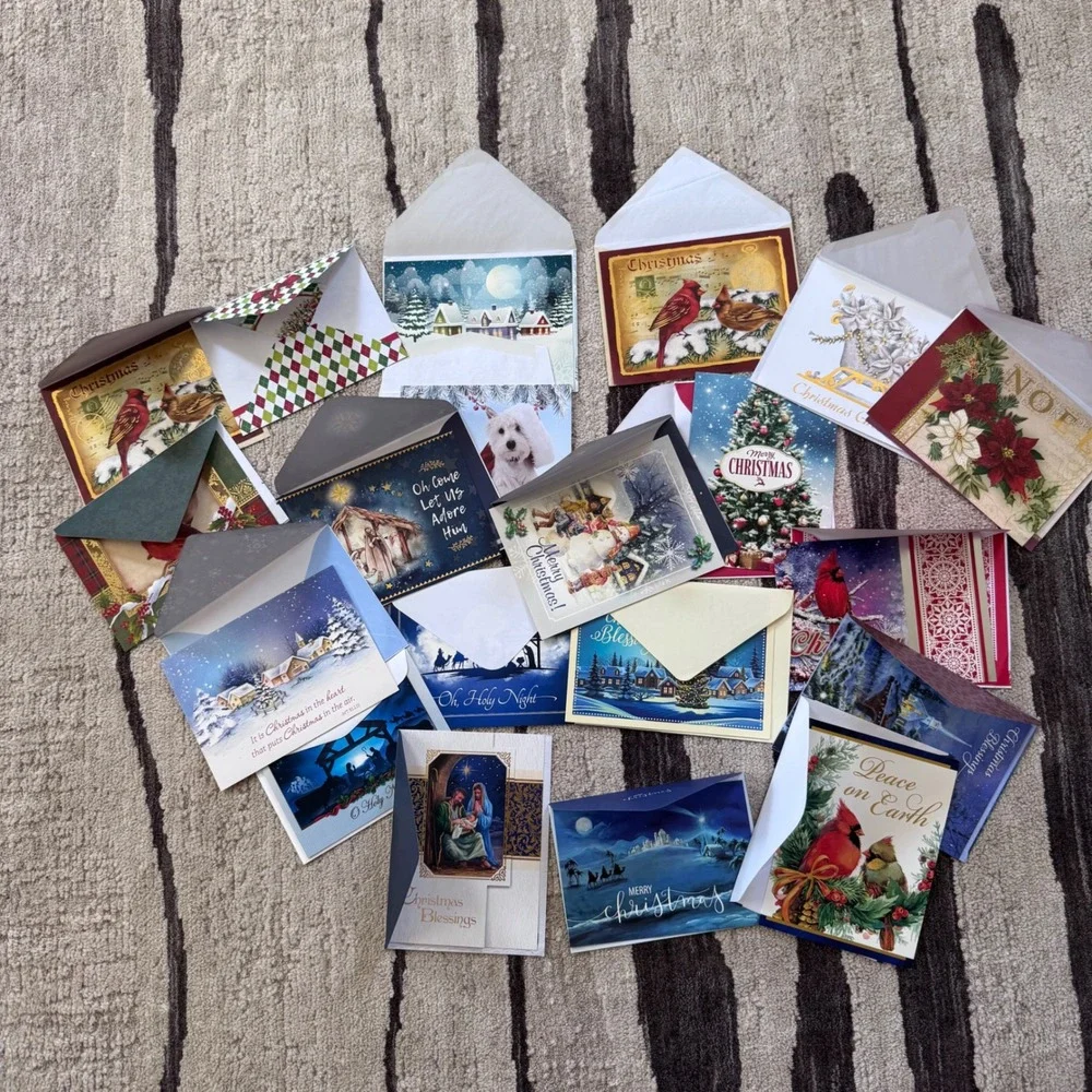 Lot of 20 Unused Christmas Cards Assorted Holiday Designs VTG Style w/ Envelopes